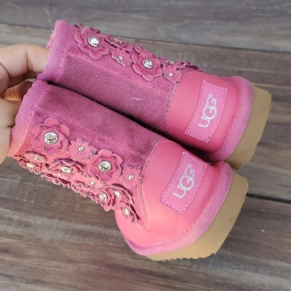 Ugg Azalea Kids Girls Classic Short II Ankle Boots Flowers Petal Shoes sz 7